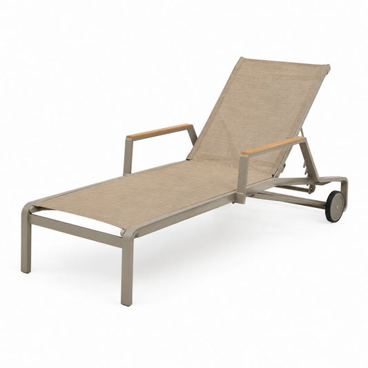 Lettino prendisole da giardino beige in alluminio e textilene con schienale regolabile 200 x 68 x 35 cm